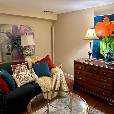 Charming 1-Bedroom Basement Close To Dc Pets Allowed Arlington Kültér fotó