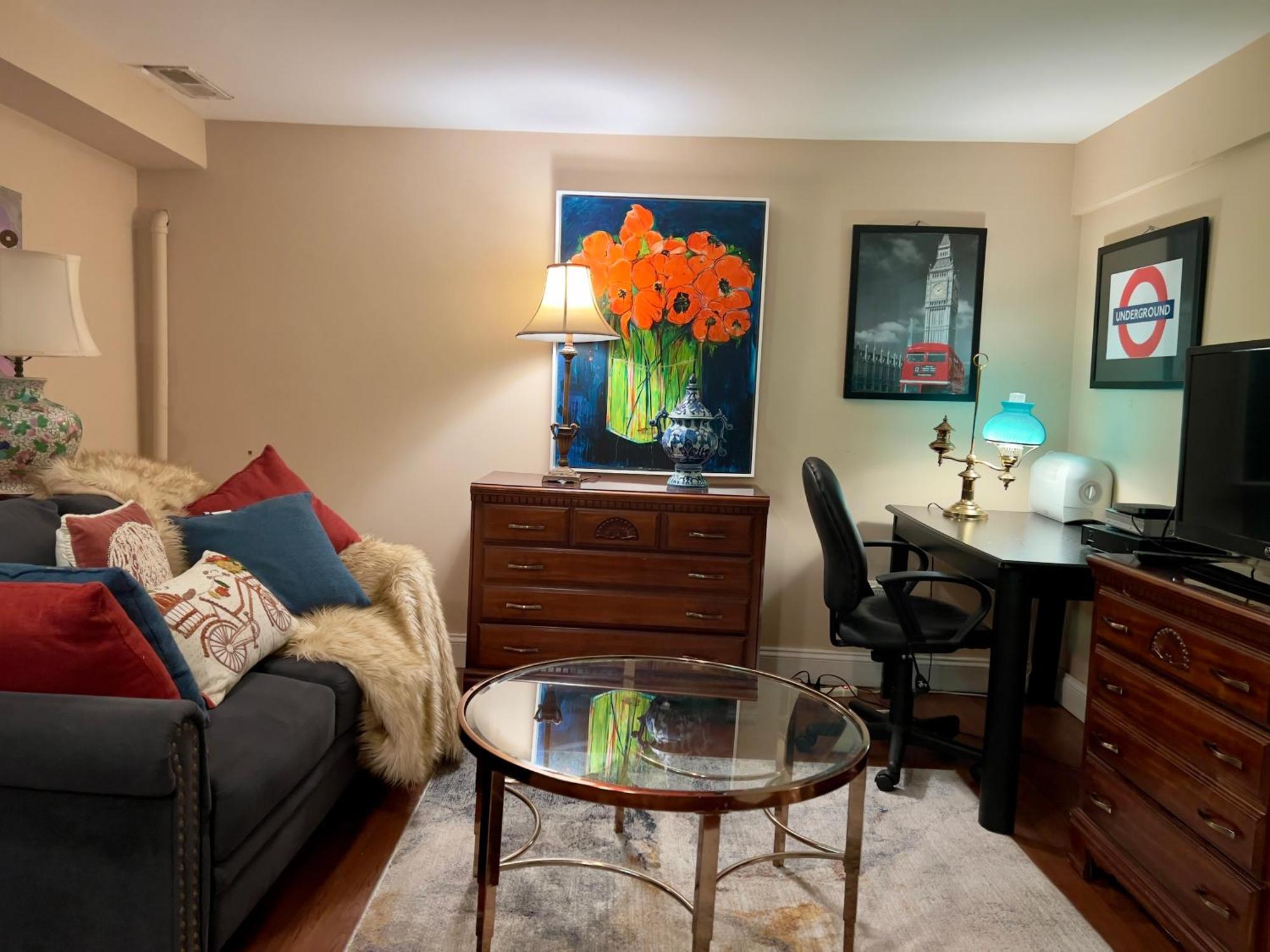 Charming 1-Bedroom Basement Close To Dc Pets Allowed Arlington Kültér fotó